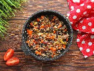 Рецепта Варена елда със зеленчуци (моркови, гъби, чушки, лук) и яйца